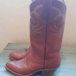 Women's cowboy boots